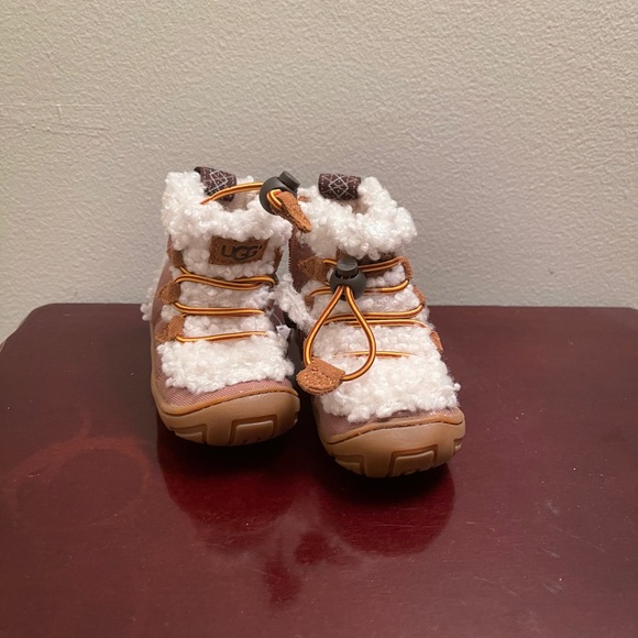 Toddler Ugg Boots - Picture 1 of 5